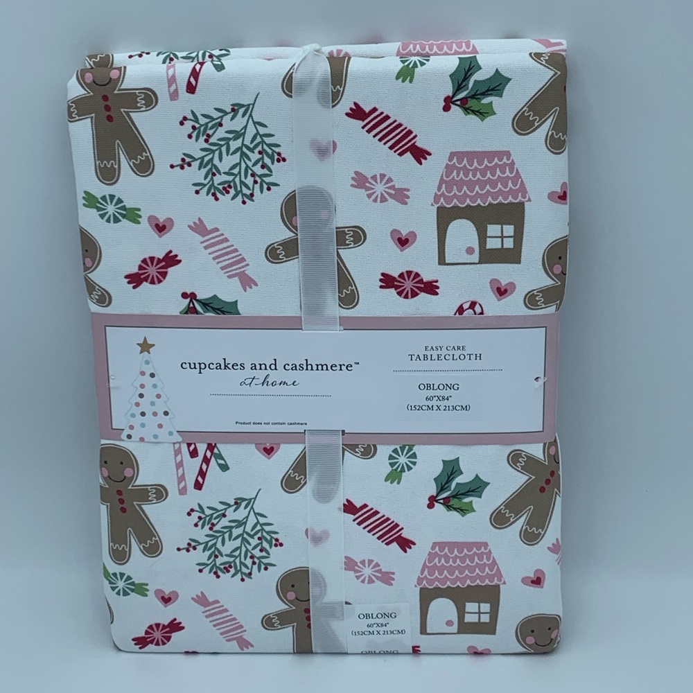 Cupcakes and Cashmere Christmas Gingerbread Tablecloth Oblong 60” x 84”